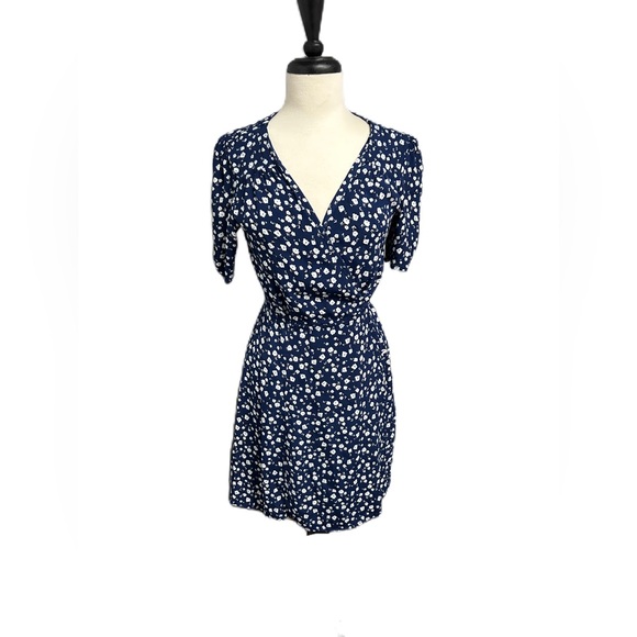 MINKPINK Wrap Dress Sz Med Shady Days Tea Navy Blue and White Floral Womens - Picture 1 of 5